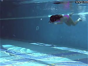 super-steamy Russian Jessica Lincoln in the pool