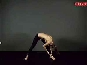 brunette gymnast showing of her ass