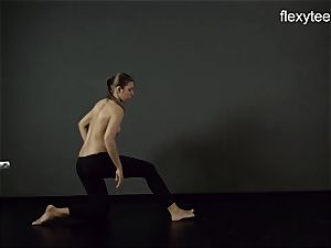 FlexyTeens - Zina demonstrates pliable naked bod